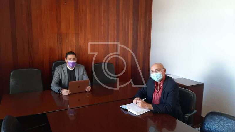 El alcalde Héctor Suárez y el presidente Fernando Rivero, durante la reunión/TA.
